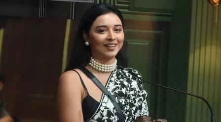 Internet Erupts with Trend One Woman Army Tanya