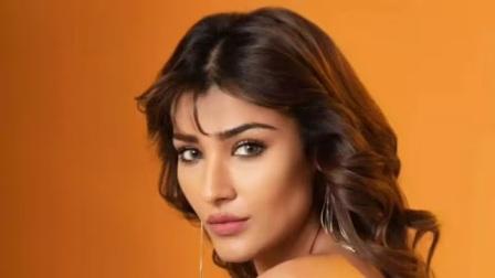 Nehal Chudasama Gets Emotional in Bigg Boss 19