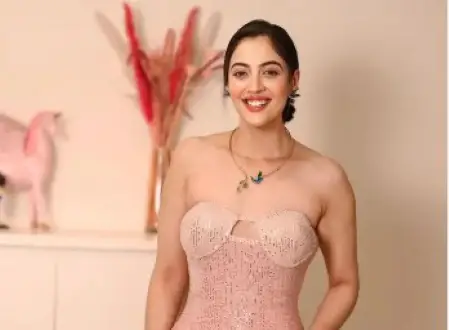 Aditi Sharma and Ayyaz Ahmed plays Vertical Series, by KJain Productions on Alright! TV : Exclusive 2 Aditi Sharma and Ayyaz Ahmed plays Vertical Series