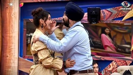 Ashnoor Breaks Down as Her Father Enters in Bigg Boss 19 House 1 Ashnoor Breaks Down as Her Father Enters in Bigg Boss 19
