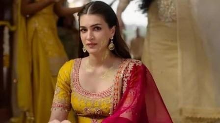 Dhanush Kriti Sanon Starrer Tere Ishk Mein Movie Advance Booking