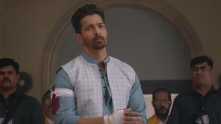 Ek Deewane Ki Deewaniyat Harshvardhan Rane Bandage Over Shirt Scene Sparks Viral Meme Fest; Doctor Joins the Roast 1 Ek Deewane Ki Deewaniyat Harshvardhan Rane Bandage Over Shirt Scene