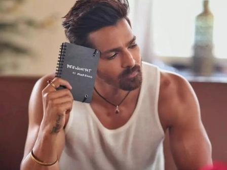 Ek Deewane Ki Deewaniyat Harshvardhan Rane Bandage Over Shirt Scene Sparks Viral Meme Fest; Doctor Joins the Roast 2 Ek Deewane Ki Deewaniyat Harshvardhan Rane Bandage Over Shirt Scene
