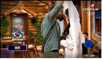 Gaurav Khanna and Akanksha Perform a Romantic Dance on Bigg Boss 19