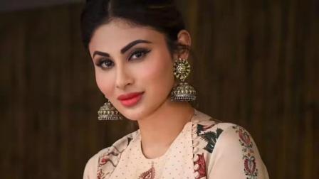Mouni Roy Recounts Disturbing Incident from Her Early Career: “He Held My Face and Demonstrated Mouth-to-Mouth Resuscitation” 1 Mouni Roy Recounts Disturbing Incident from Her Early Career