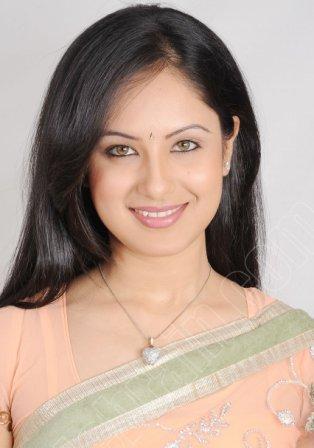 Puja Banerjee Cheers for Gaurav Khanna in Bigg Boss 19, Says “He’s My Favourite and I Know He’ll Win” 2 Puja Banerjee Cheers for Gaurav Khanna in Bigg Boss 19