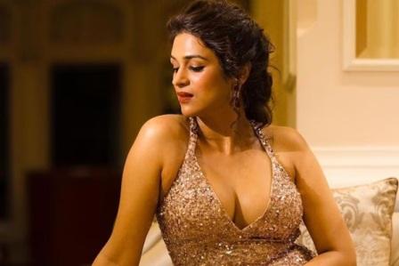 Shraddha Das on Bollywood vs South Film Industry: “Down South, Your Work Speaks Louder Than PR” 1 Shraddha Das on Bollywood vs South Film Industry