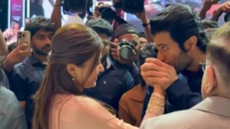 Vijay Deverakonda kisses Rashmika Mandanna at The Girlfriend Movie