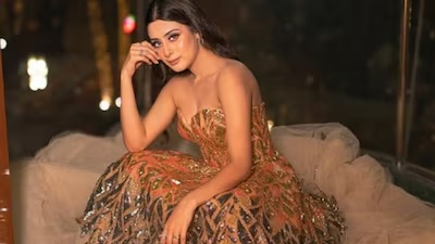 Isha Malviya announces Punjabi film debut, marks big leap from television to cinema 1 Isha Malviya announces Punjabi film debut