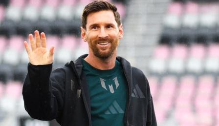 Photograph with the Lionel Messi will cost Almost 10 lakh Rs