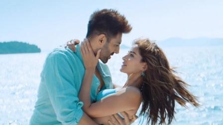 Tu Meri Main Tera Main Tera Tu Meri Movie Review Kartik Aaryan Ananya Panday Deliver a Cheerful Comedy